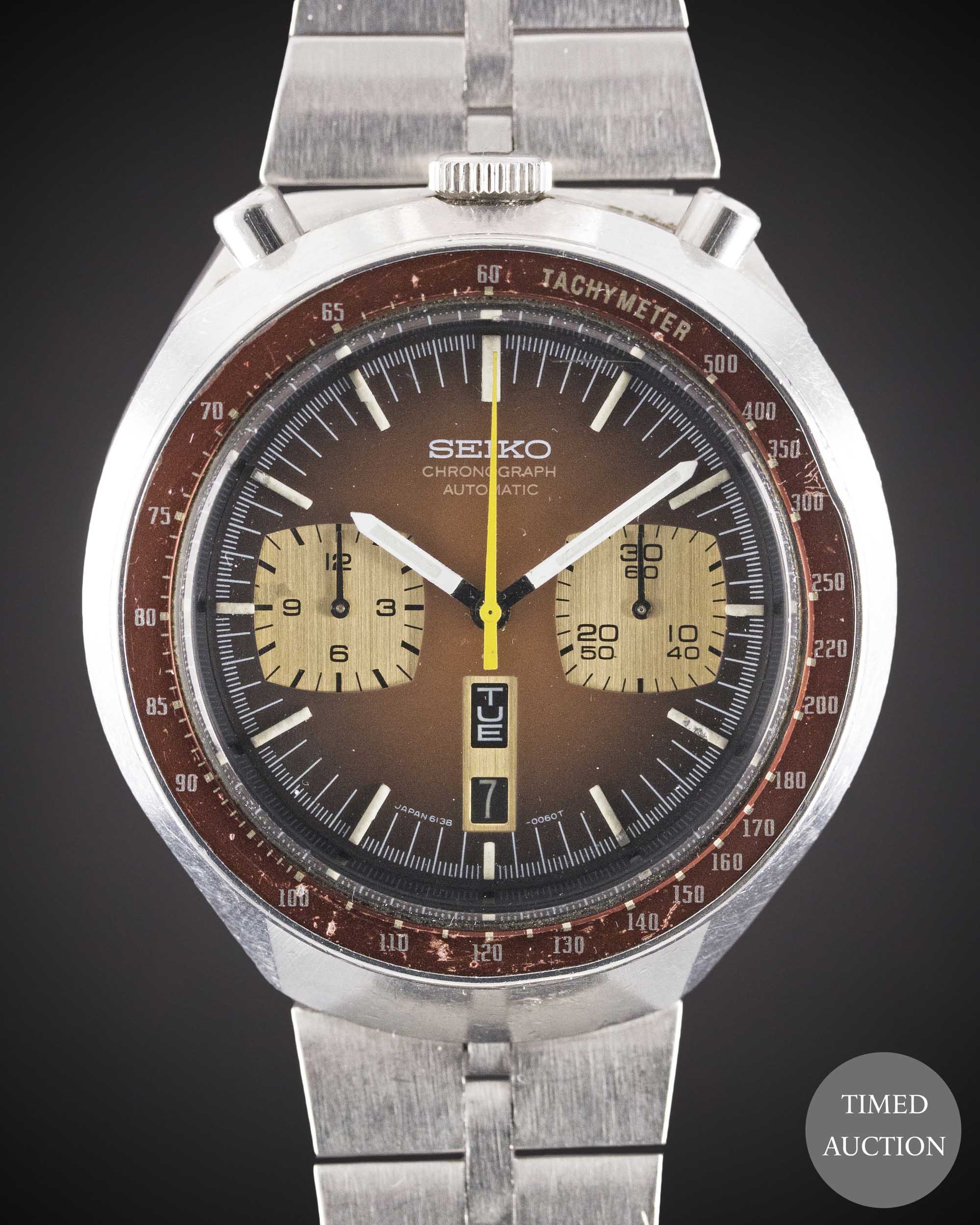 A GENTLEMAN'S STAINLESS STEEL SEIKO "BULLHEAD" AUTOMATIC CHRONOGRAPH BRACELET WATCH CIRCA 1970s,
