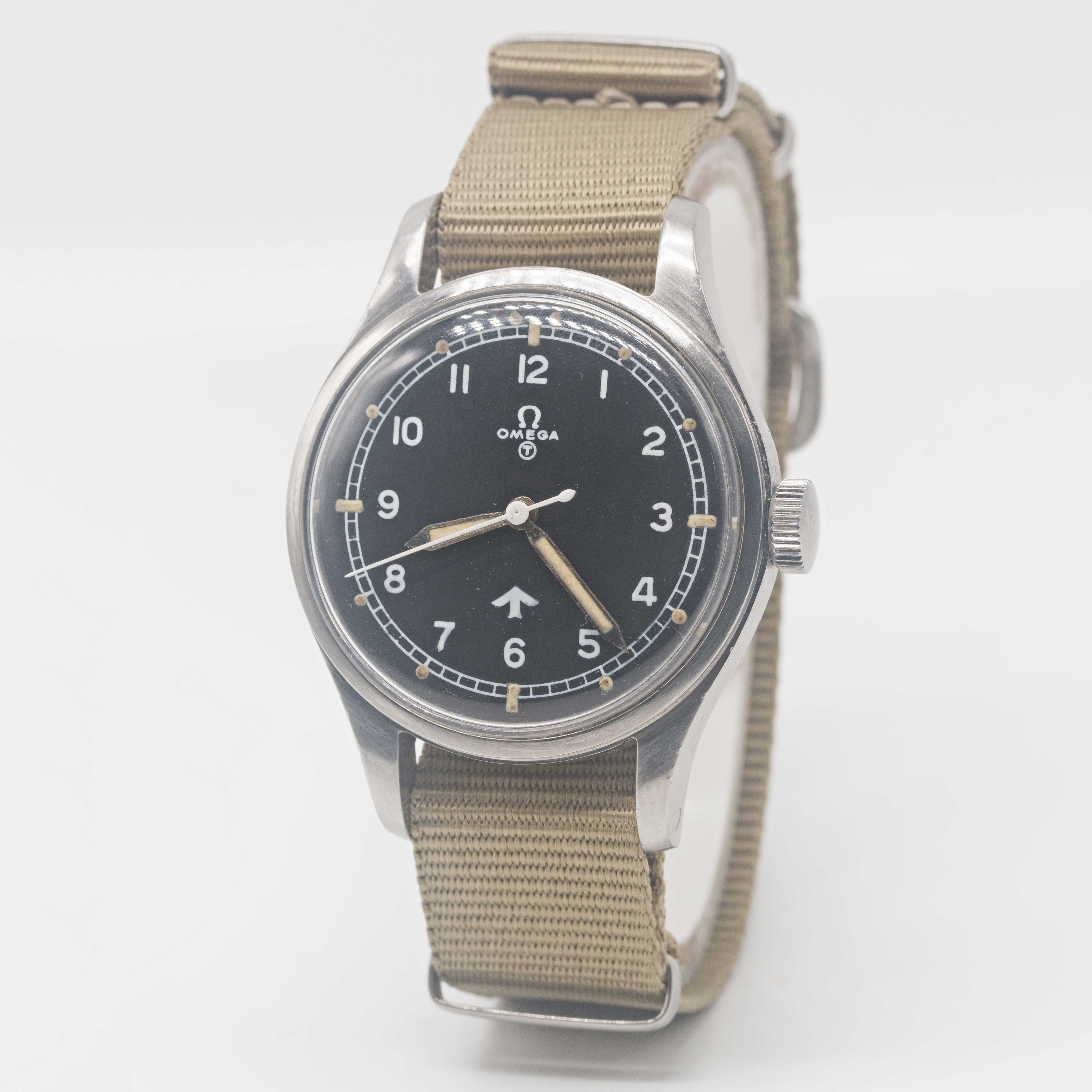 A GENTLEMAN'S STAINLESS STEEL BRITISH MILITARY OMEGA RAF PILOTS WRIST WATCH DATED 1953, REF. 2777- - Image 4 of 9