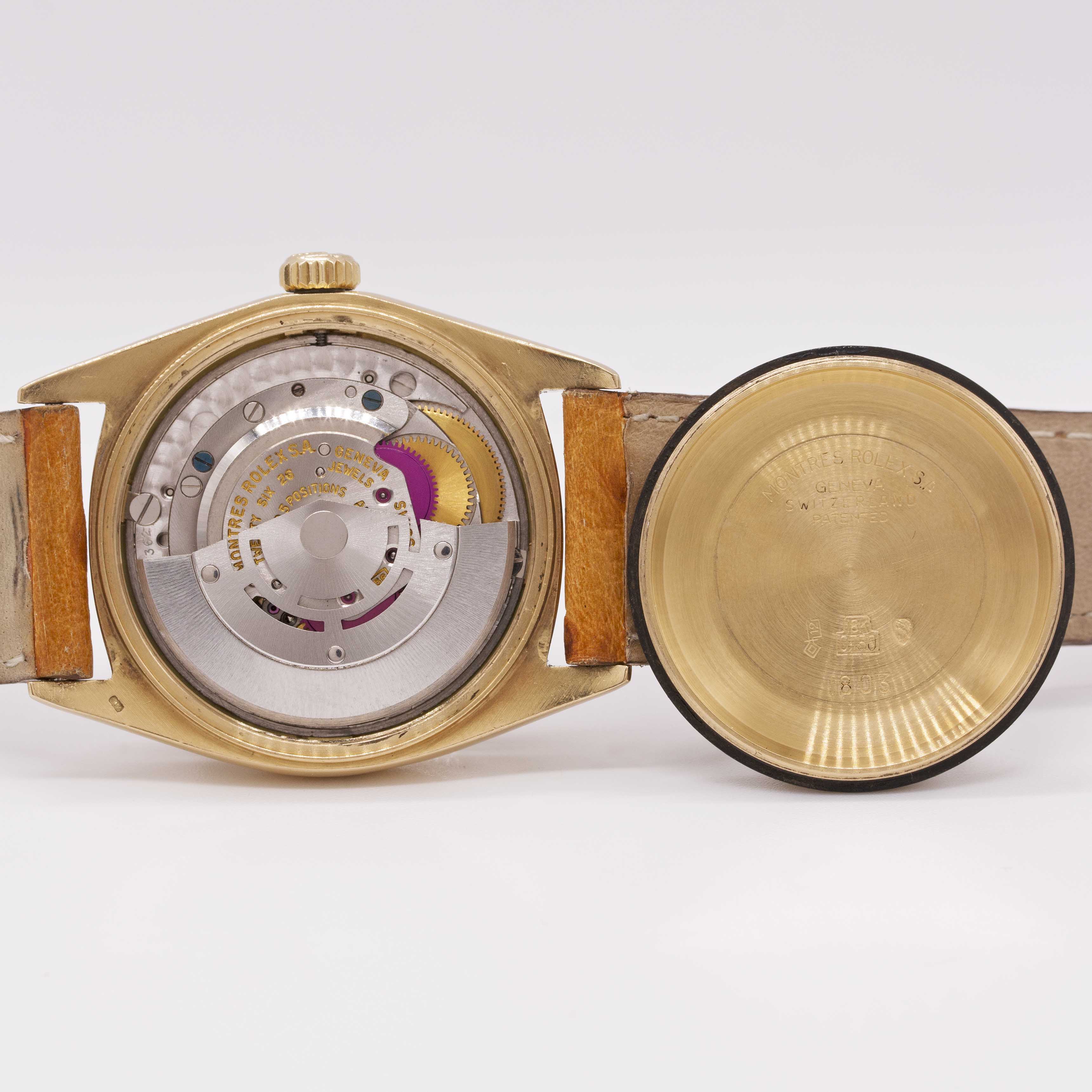 A GENTLEMAN'S 18K SOLID YELLOW GOLD ROLEX OYSTER PERPETUAL DAY DATE WRIST WATCH CIRCA 1963, REF. - Image 6 of 8