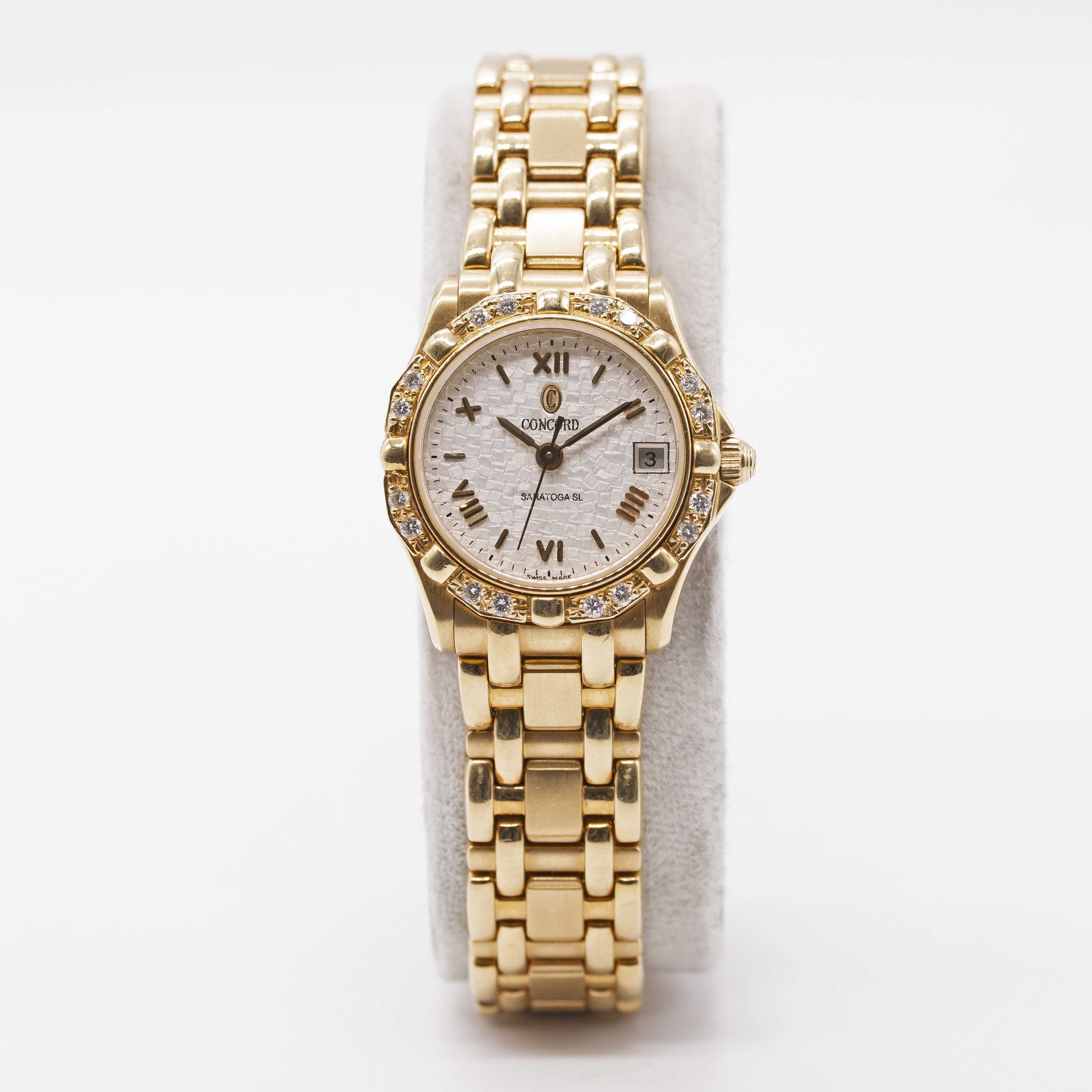 A LADIES 18K SOLID YELLOW GOLD & DIAMOND CONCORD SARATOGA SL BRACELET WATCH CIRCA 1990s, REF. 51- - Image 2 of 9