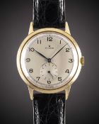 A GENTLEMAN'S LARGE SIZE 9CT SOLID GOLD ROLEX SHOCK RESISTING WRIST WATCH CIRCA 1950s, WITH BLACK