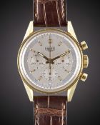 A GENTLEMAN'S 18K SOLID YELLOW GOLD HEUER CLASSIC CARRERA CHRONOGRAPH WRIST WATCH DATED 2001, REF.