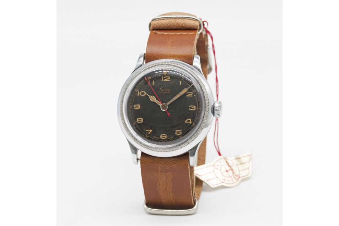 A GENTLEMAN'S LANCO PILOTS WRIST WATCH CIRCA 1940s, BLACK DIAL WITH "CATHEDRAL" HANDS Movement: 15J, - Image 3 of 8