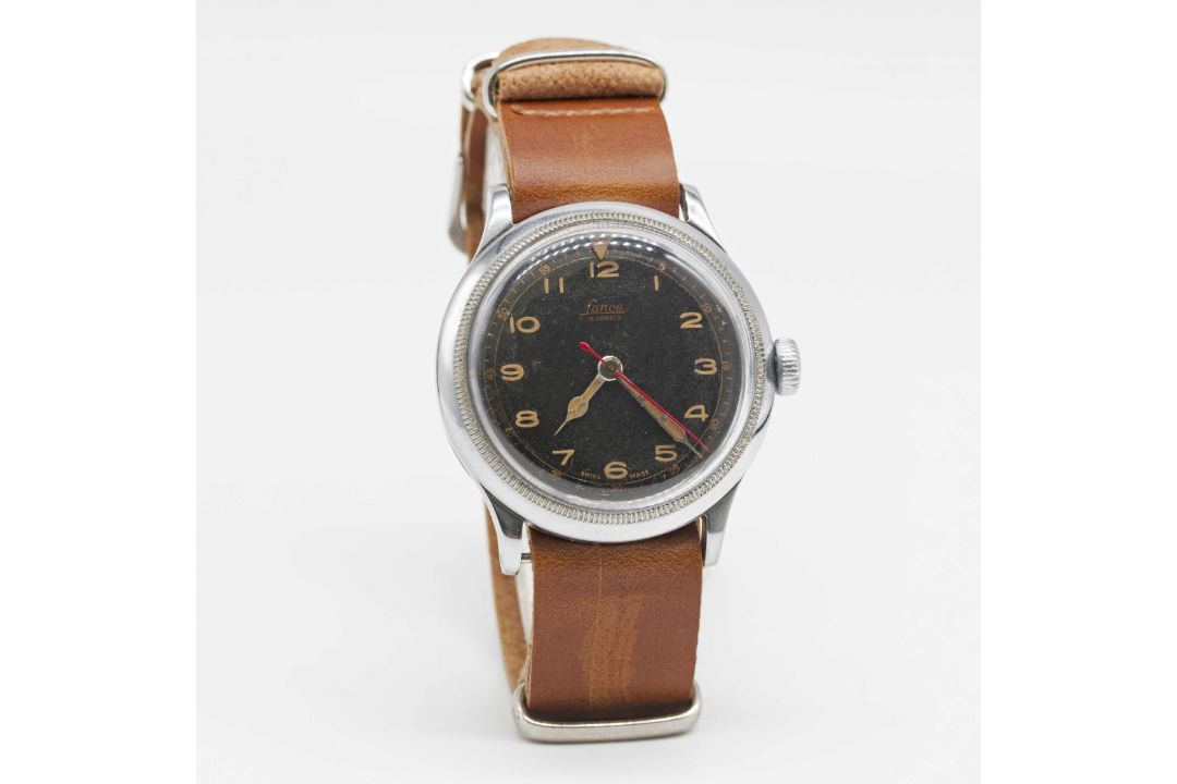A GENTLEMAN'S LANCO PILOTS WRIST WATCH CIRCA 1940s, BLACK DIAL WITH "CATHEDRAL" HANDS Movement: 15J, - Image 4 of 8