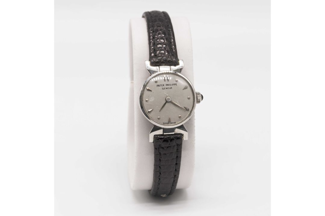 A LADIES STAINLESS STEEL PATEK PHILIPPE WRIST WATCH CIRCA 1945. REF. 506137. Movement: 18J, manual - Image 4 of 8