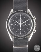 A GENTLEMAN'S STAINLESS STEEL OMEGA SPEEDMASTER PROFESSIONAL CHRONOGRAPH WRIST WATCH CIRCA 2000,