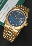 A GENTLEMAN'S 18K SOLID GOLD ROLEX OYSTERQUARTZ DAY DATE BRACELET WATCH CIRCA 1987, REF. 19018N WITH