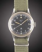A GENTLEMAN'S STAINLESS STEEL BRITISH MILITARY RAF SMITHS WRIST WATCH DATED 1967, WITH RARE RAF