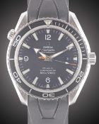 A GENTLEMAN'S STAINLESS STEEL OMEGA SEAMASTER PROFESSIONAL 