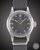 A GENTLEMAN'S BRITISH MILITARY RECORD W.W.W. WRIST WATCH CIRCA 1945, PART OF THE 