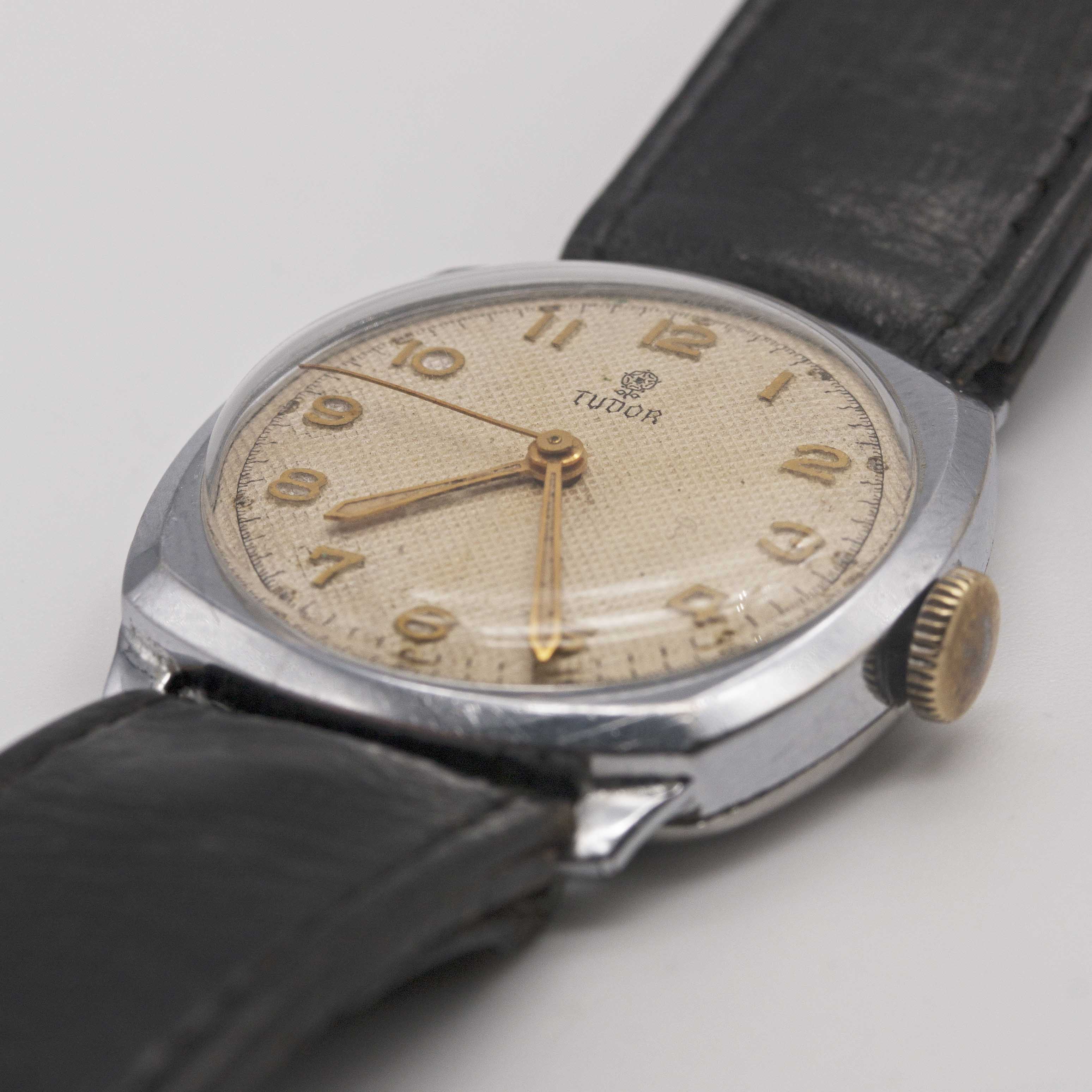 A GENTLEMAN'S ROLEX TUDOR "CUSHION" WRIST WATCH CIRCA 1950s, REF. 12102 WITH SILVER "HONEYCOMB" DIAL - Image 3 of 10