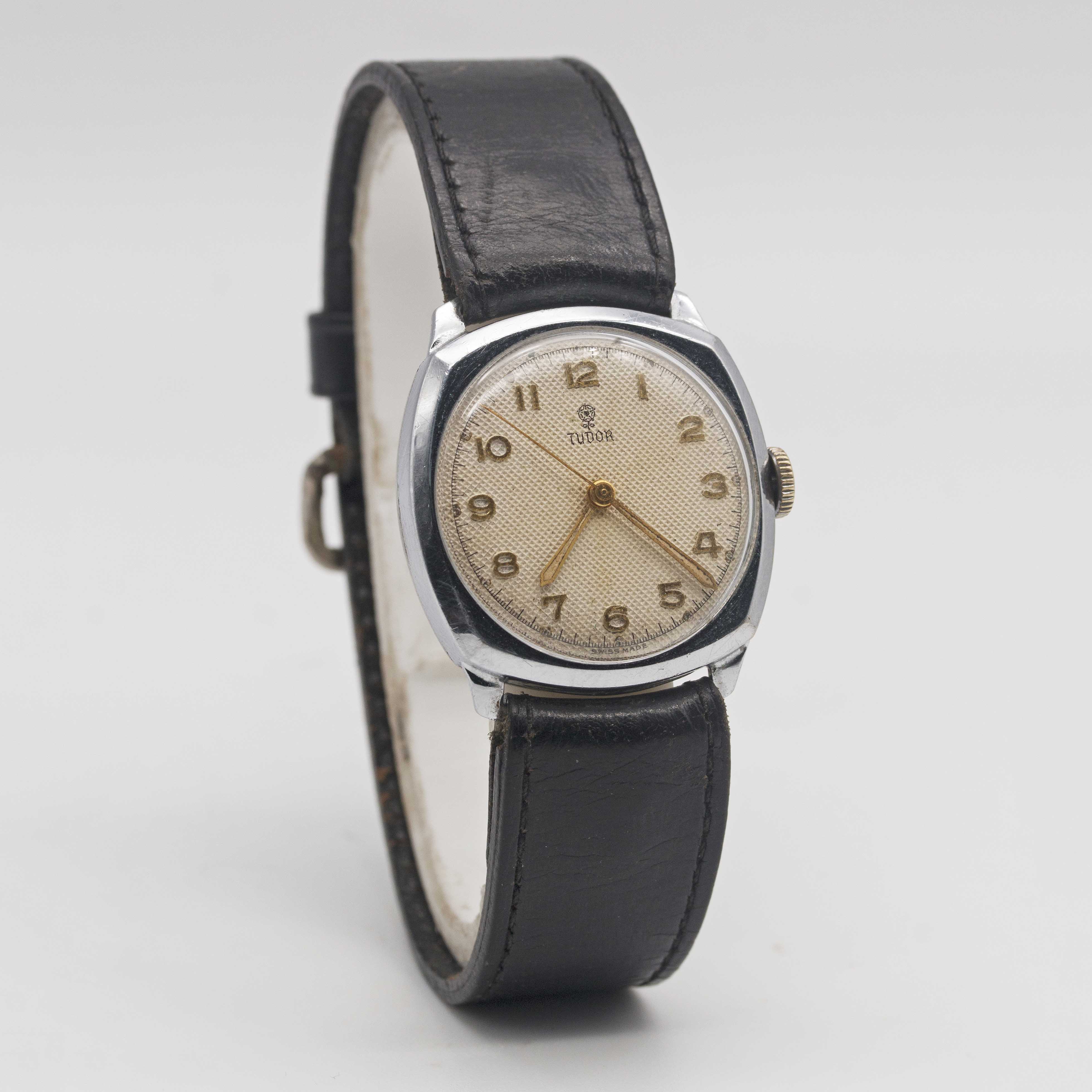 A GENTLEMAN'S ROLEX TUDOR "CUSHION" WRIST WATCH CIRCA 1950s, REF. 12102 WITH SILVER "HONEYCOMB" DIAL - Image 5 of 10