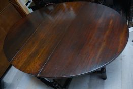 Mid 20Th Century Oak Drop Leaf Table.
