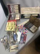 A parcel of antique and vintage various cutlery items - cased, boxed and loose