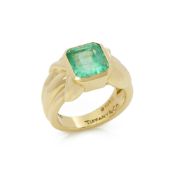 Tiffany & Co. 18k Yellow Gold Colombian Emerald Cocktail Ring