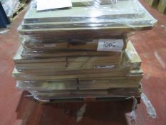 (1002) LARGE PALLET TO CONTAIN VARIOUS NEW KITCHEN STOCK TO INCLUDE: OAK STYLE SHAKER 300MM WID...
