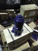 1 X 50T Bottle Jack. Min Height 256mm Lifting Height 160mm.