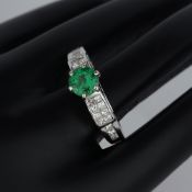 14 K / 585 White Gold Tsavorite Garnet & Diamond Ring