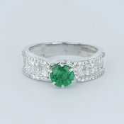 14 K / 585 White Gold Tsavorite Garnet & Diamond Ring