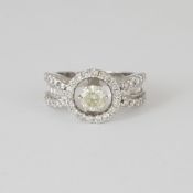 14 K / 585 White Gold Designer Diamond Ring