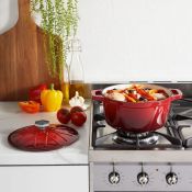 (NN12) 3.8L Cast Iron Casserole Dish Large 3.8L capacity dish - perfect for casseroles, soups,...