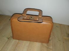 Going away travel Handbag