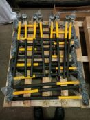 1 X 10LB SLEDGE HAMMER WITH FIBREGLASS HANDLE