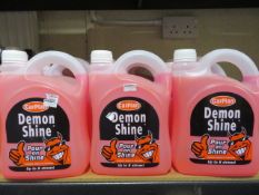 32 X ITEMS TO INCLUDE 4 X AUTO PRATIC SHAMPOOING 1 LITRE, 1 X CARPLAN ULTRA INSECT REMOVER 500M...