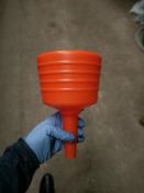 2 X Plastic Antirolling Funnel For Engine (Sm1120)