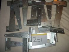 10 Pairs of Tee Hinges
