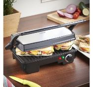 (AP147) 2 Slice Sandwich Press & Grill Cook delicious toasted sandwiches or use as an open fla...