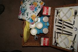 Retro Vintage Picnic Hamper Wiker Basket Wellware