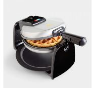 (TD120) Black Rotating Waffle Maker.