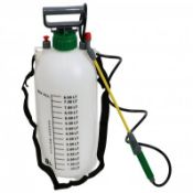 (RU66) 8L 8 Litre Pump Action Pressure Crop Garden Weed Sprayer The pressure sprayer has a c...