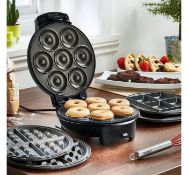 (OM27) Doughnut, Brownie & Waffle Maker Make 7 delicious mini doughnuts, 4 scrumptious brownie...