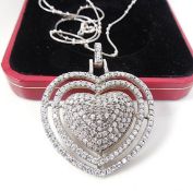 Heart shaped pendand and chain