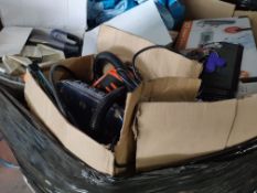 Mixed kitchen and household appliances (approximately 200 items)