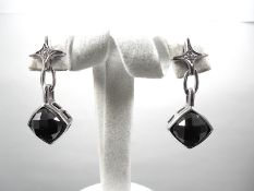Set Pendant With Chain And Earrings With Black Stone