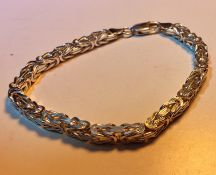 Stunning solid silver bracelet 7 inch length