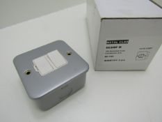 5 x Metal Clad, Fused Spur.