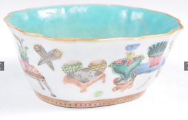 C18th Chinese Qianlong period bowl