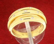 18ct 750 Yellow Gold 7 Diamond Ring