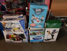 7 Items Ð 2 X Silverlit Robo Chameleon, 2 X Ycoo On The Go! Robo Kombat, 2 X Dual Battle & 1 X Jilo