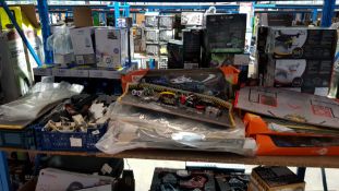 A Large Qty Of Hexbug Battlebots Items
