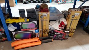 Approx. 12 Items Ð To Inc 3 X Plastic Cricket Bats 2 X Idance Cyclone Speakers, 2 X Beer Bong...