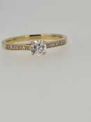 14ct yellow gold diamond set ring