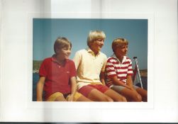 Royalty, FINE CHRISTMAS CARD FROM QUEEN BEATRIX & PRINCE CLAUS OF THE NETHERLANDS 1983