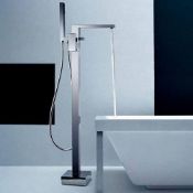 NEW (K29) CHROME FREESTANDING BATH SHOWER MIXER WITH HOSE & HANDSET. RRP £465.99. Stunning Fr...
