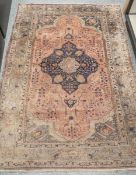 Türkischer Seidenteppich (ca. 100 Jahre alt), Seide auf Seide, ca. 125 x 185 cm. Anbei die<