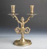 Kerzenhalter für 2 Kerzen (Alter unbekannt), Bronze, im gotischen Stil gearbeitet, auf<
